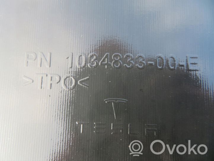 Tesla Model X Etupuskurin jakajan koristelista 10348333-00-E