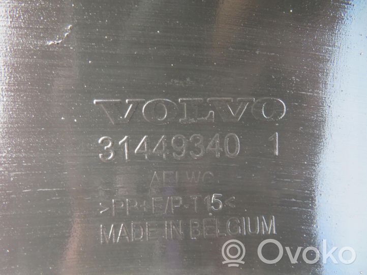 Volvo XC40 Listwa zderzaka przedniego 