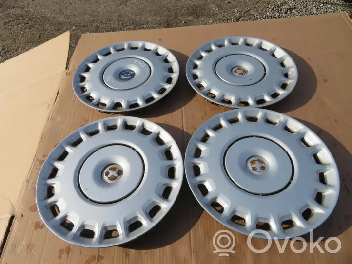 Volvo V50 R15 wheel hub/cap/trim 