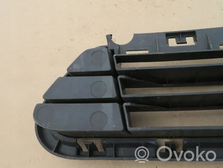 Hyundai i30 Grille inférieure de pare-chocs avant OEM