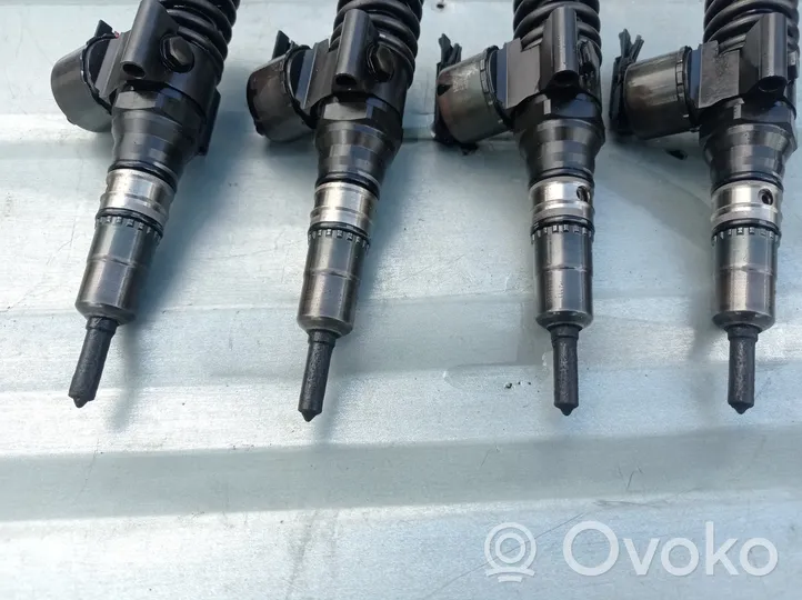 Volkswagen Golf V Kit d'injecteurs de carburant 03G130073G