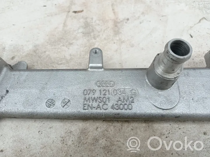 Audi RS5 Tubo flessibile del liquido di raffreddamento del motore 079121034G