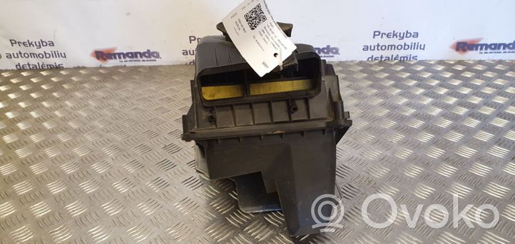 Audi A4 S4 B7 8E 8H Ilmansuodattimen kotelo 03G133835C