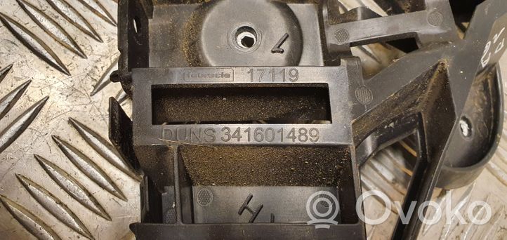 13356510 Opel Adam Halterung Stoßstange Stoßfänger hinten, 32.03 