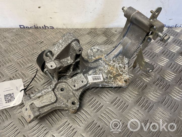 Iveco Daily 6th gen Support de générateur / alternateur 5802166033