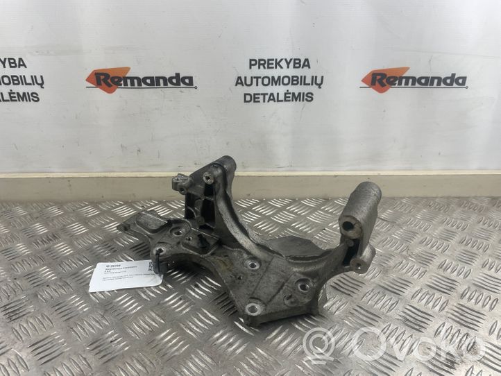 Iveco Daily 6th gen Generator/alternator bracket 5801921802