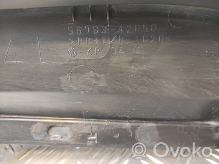 Toyota RAV 4 (XA40) Rivestimento del tergicristallo 5575142030