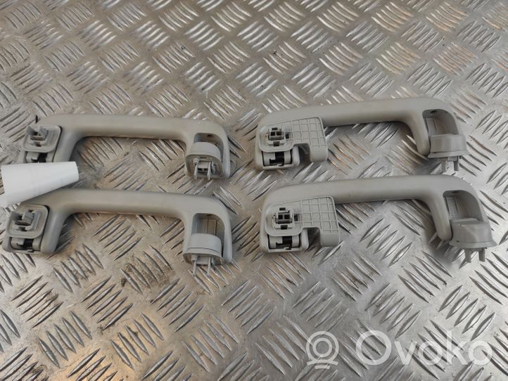 Toyota RAV 4 (XA40) Набор ручек для потолка 1746112130