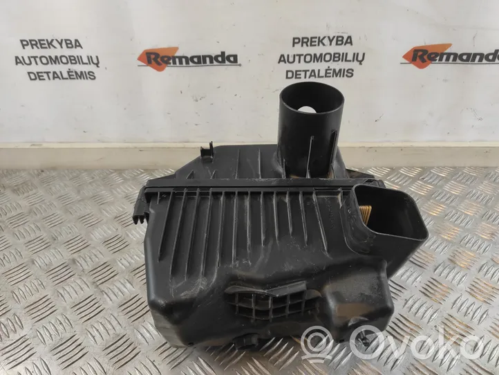 Toyota RAV 4 (XA50) Oro filtro dėžė 1781237040