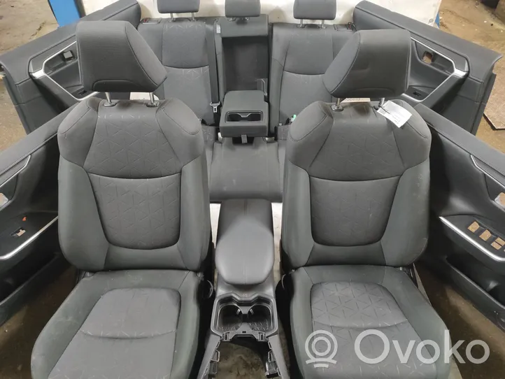 Toyota RAV 4 (XA50) Salona daļu komplekts 