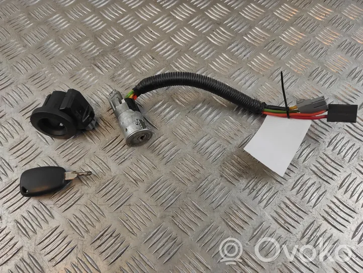 Renault Master II Ignition lock 8200232418