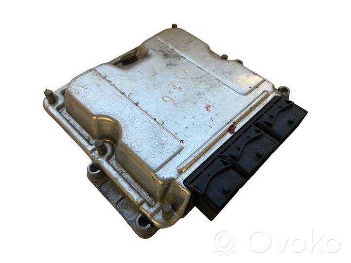 Opel Vivaro Sterownik / Moduł ECU 8200118526