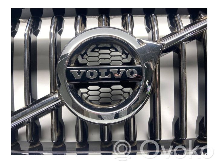 31479495 Volvo XC60 Front bumper upper radiator grill, 200.00 € | RRR 