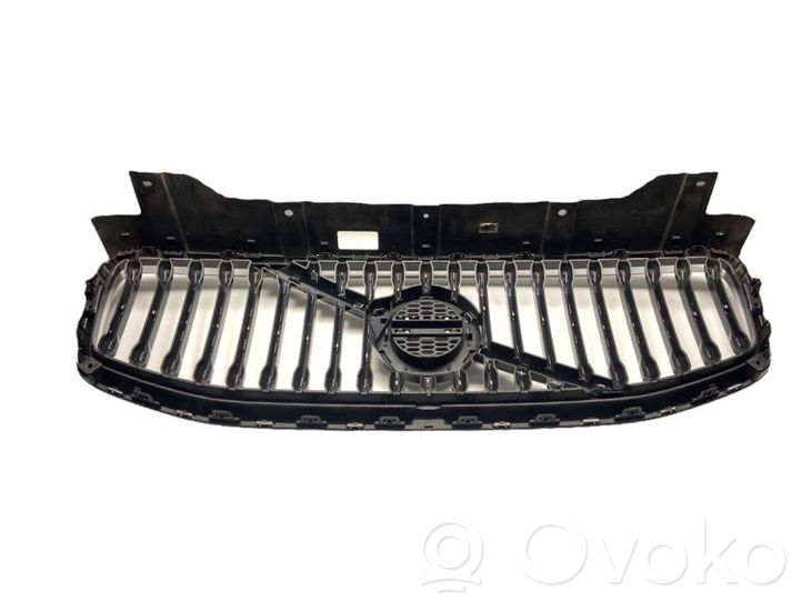 31479495 Volvo XC60 Front bumper upper radiator grill, 200.00 € | RRR 