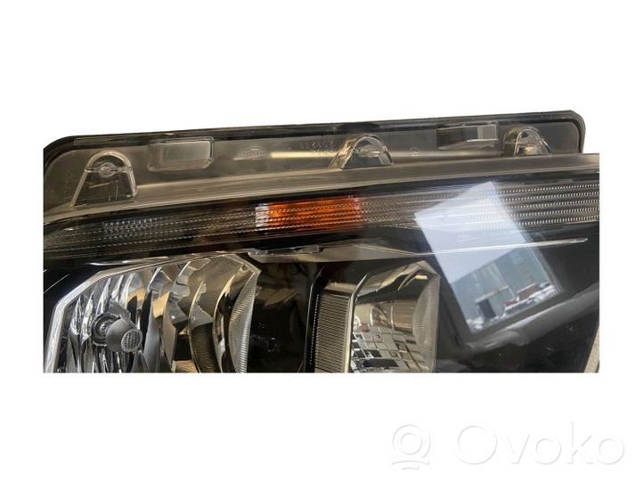 Volkswagen Crafter Lampa przednia 7C1941005