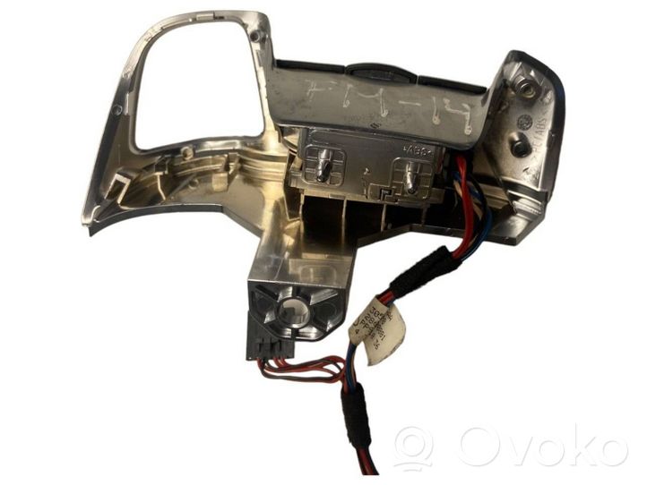 Ford Mondeo MK IV Przełącznik / Przycisk kierownicy 750123