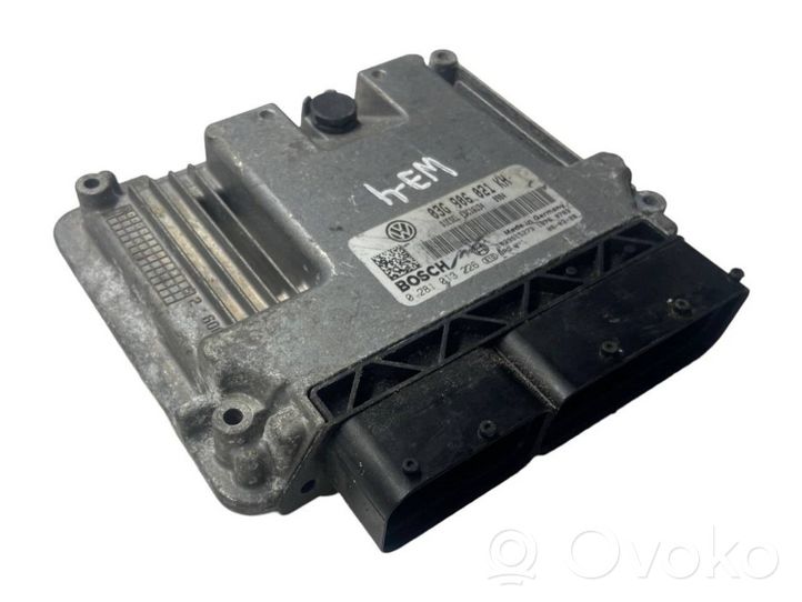 Volkswagen Golf V Calculateur moteur ECU 03G906021KH