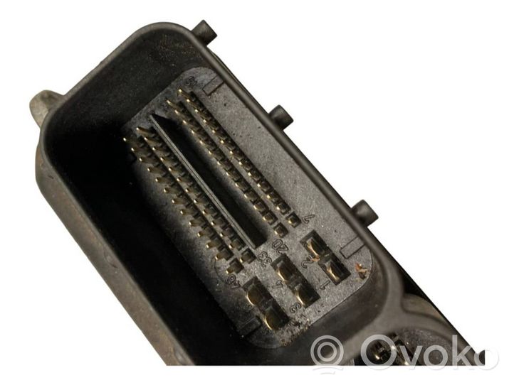 Mercedes-Benz C W203 Dzinēja vadības bloks A2711534979