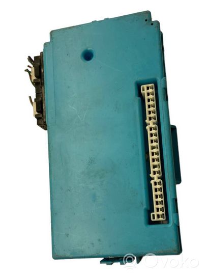 Mitsubishi Space Wagon Boîte à fusibles relais MR445951