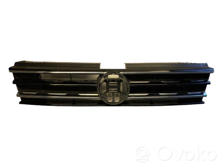 Volkswagen Tiguan Grille calandre supérieure de pare-chocs avant 5NA853653A