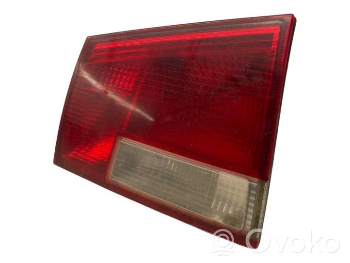 Opel Vectra C Lampy tylnej klapy bagażnika 24469464