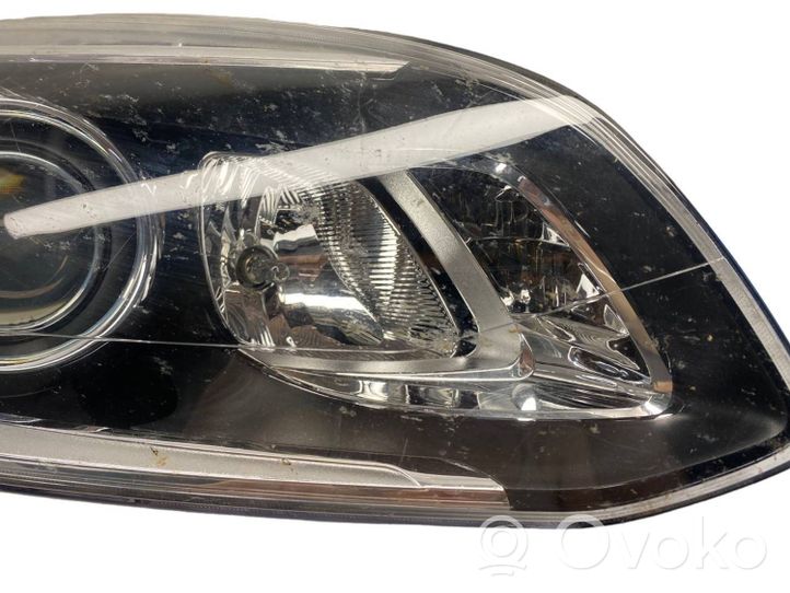 Volvo XC60 Lampa przednia 31420250