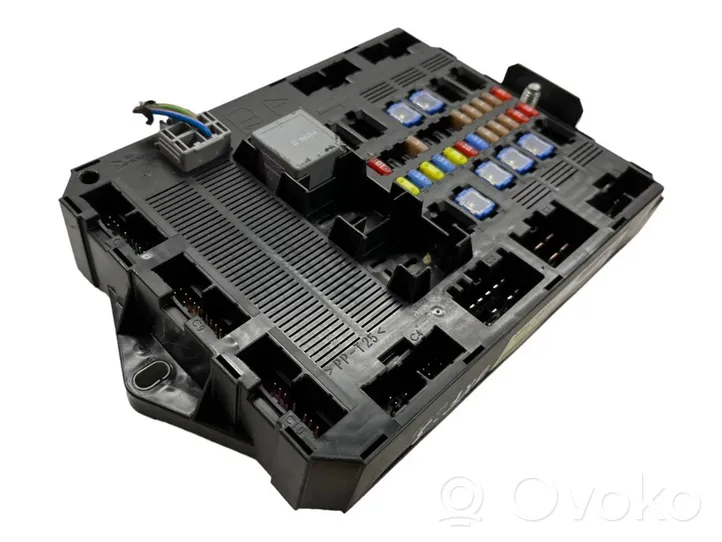 Jaguar XF Sulakemoduuli 9X2314B476AC