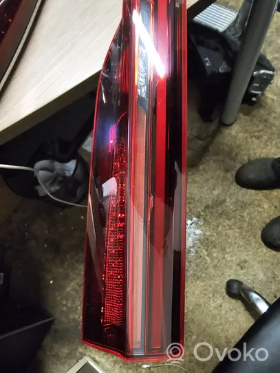 Audi e-tron Lampy tylnej klapy bagażnika 4KE945095D