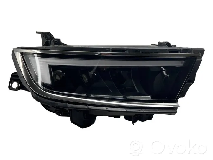 Opel Astra L Lampa przednia 12690020020R