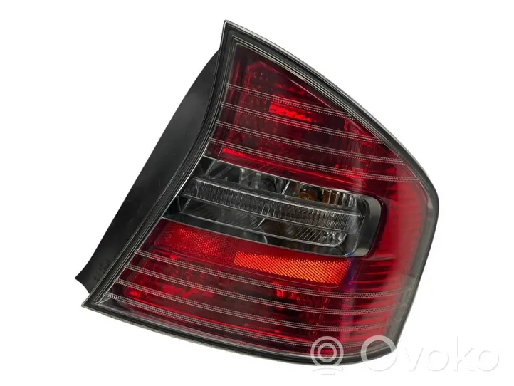 Subaru Legacy Luci posteriori 22020806