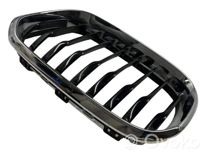 BMW 1 F20 F21 Grille calandre supérieure de pare-chocs avant 7371685