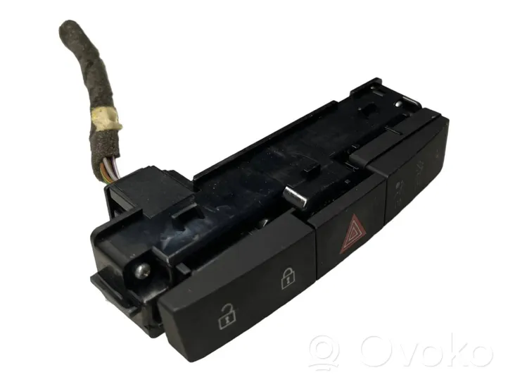 Opel Astra J Botón interruptor de luz de peligro 13285122