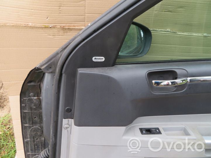 Chrysler 300C Front door 