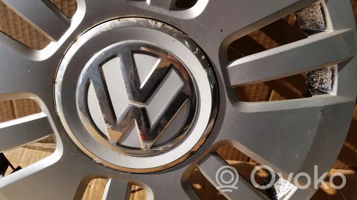 Volkswagen Up R14 wheel hub/cap/trim 