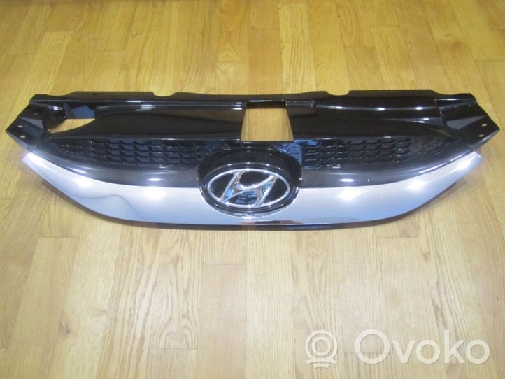 Hyundai ix35 Etupuskurin ylempi jäähdytinsäleikkö 863512Y000