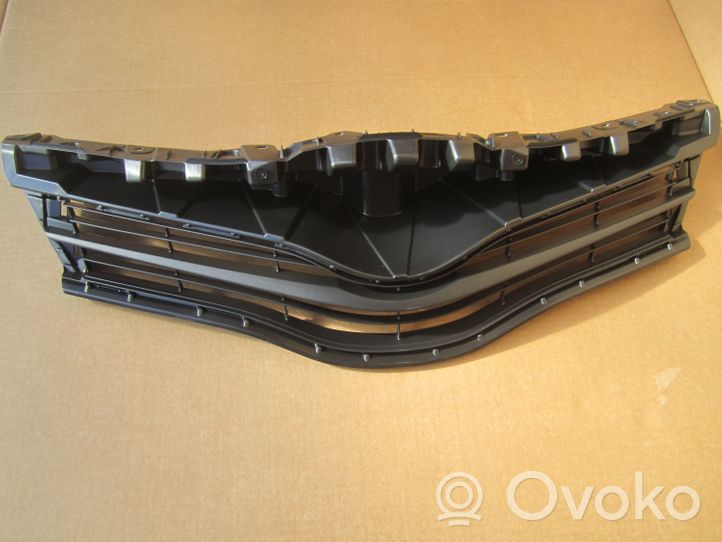 Toyota Yaris Maskownica / Grill / Atrapa górna chłodnicy 5311152500