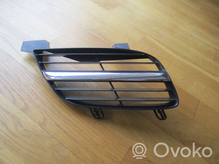 Nissan Almera N16 Grille calandre supérieure de pare-chocs avant 62322BM400