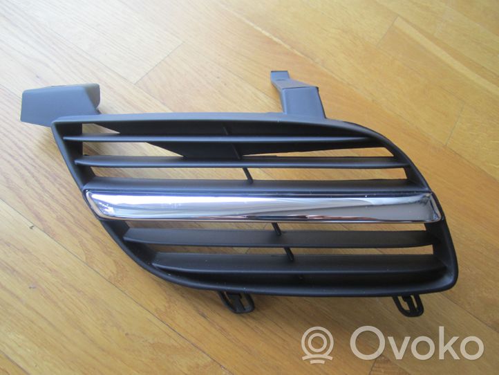 Nissan Almera N16 Grille calandre supérieure de pare-chocs avant 62322BM400