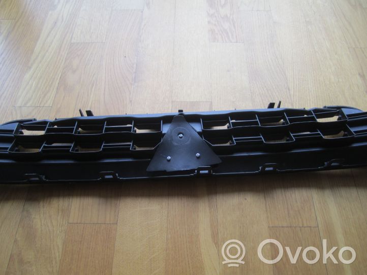 Mitsubishi ASX Grille calandre supérieure de pare-chocs avant 6402A332