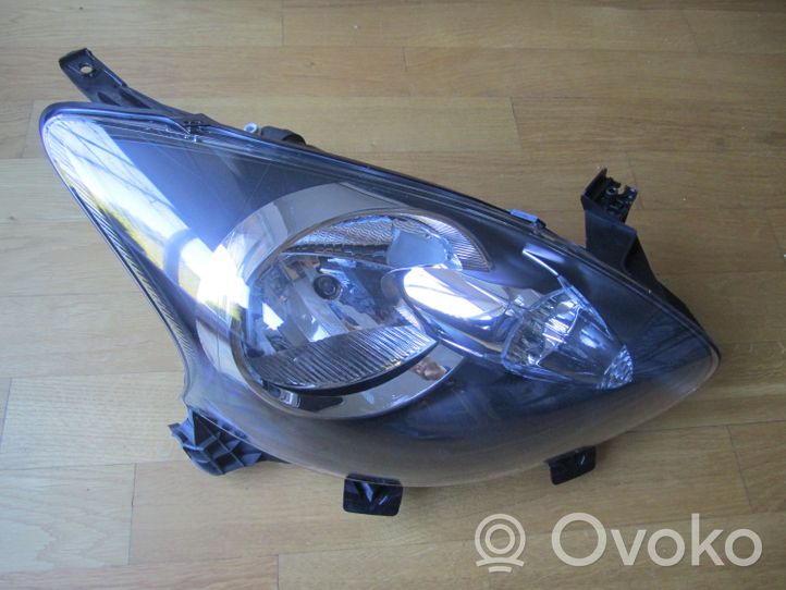 Toyota Aygo AB10 Lampa przednia 