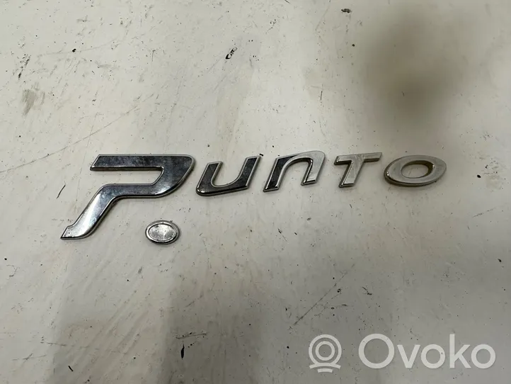 Fiat Punto (199) Emblemat / Znaczek tylny / Litery modelu 