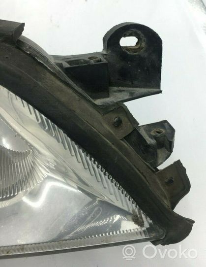 Opel Vectra B Lampa przednia 0301179272