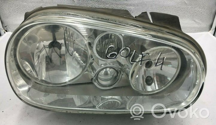 Volkswagen Golf IV Lampa przednia 67742020