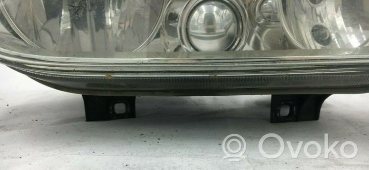 Volkswagen Golf IV Lampa przednia 67742020