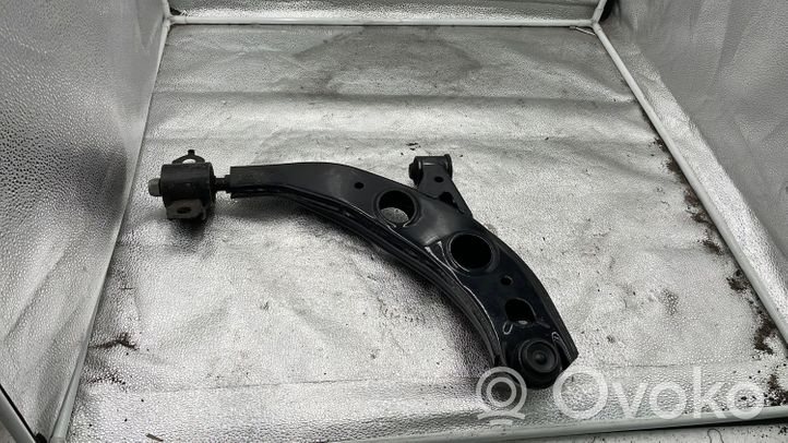 Hyundai Elantra Brazo de suspensión delantero 732118002