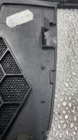 Opel Insignia A Maskownica centralnego głośnika deski rozdzielczej 13274843