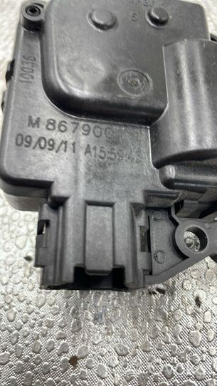 Chrysler Voyager Motor/activador trampilla de calefacción M8679001