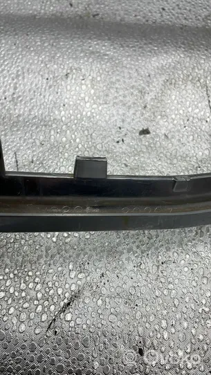 Chrysler Voyager Mascherina inferiore del paraurti anteriore H0806