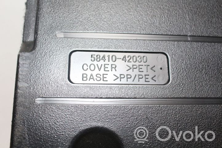 Toyota RAV 4 (XA30) Doublure de coffre arrière, tapis de sol 5841042030