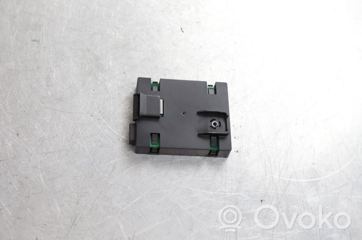 Mercedes-Benz A W169 Aerial antenna amplifier A1698200475